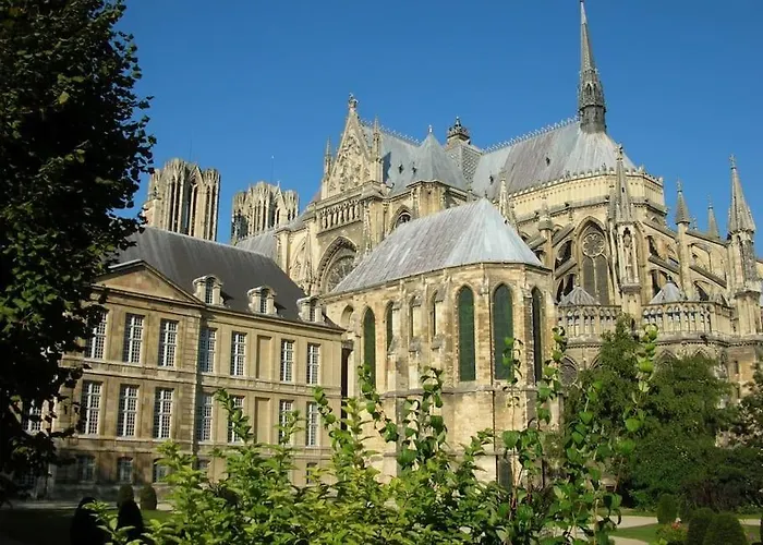 Cathedrale - Mairie / Boulingrin דירה